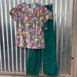 Women’s Scrub Set-Print Top-Hunter Scrub Pants-XS/XS TALL Length Pants